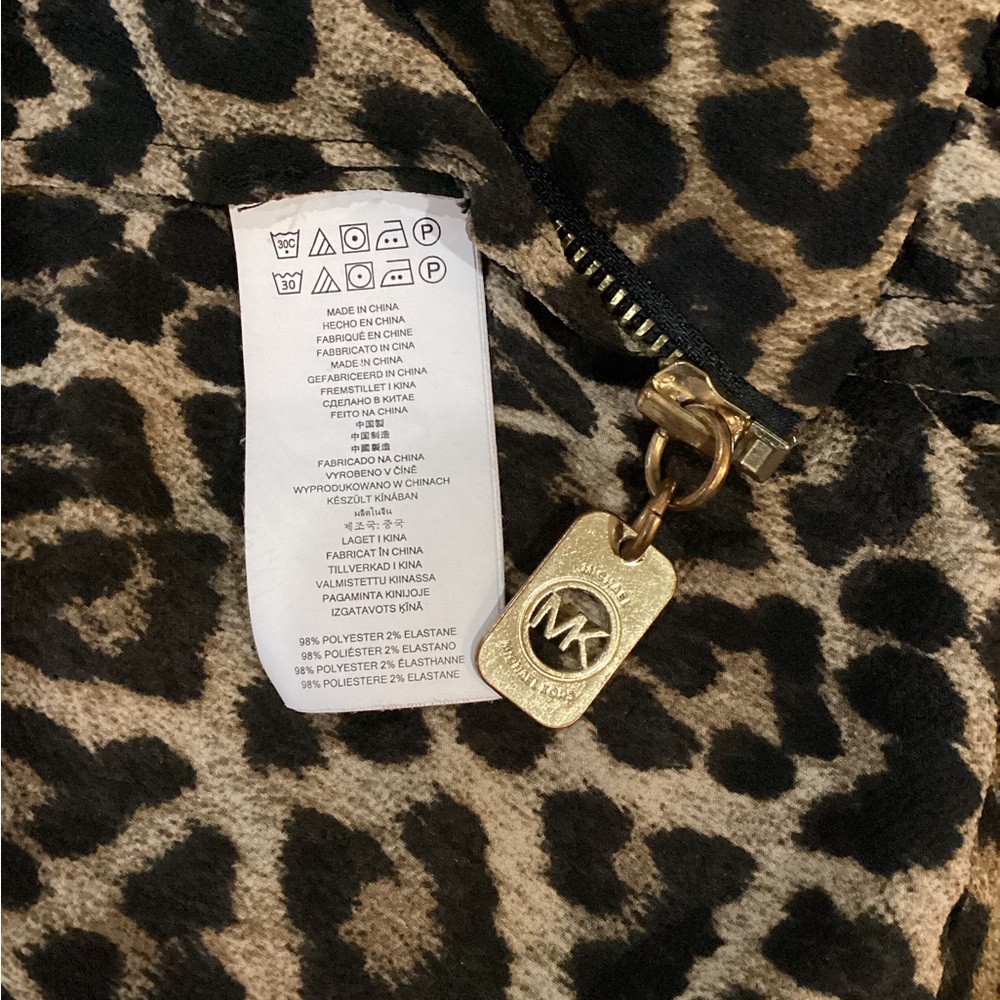 PRE-OWNED IN GREAT CONDITION SIZE 3X Michael Kors Leopard Print Bomber Jacket - Picture 8 of 10